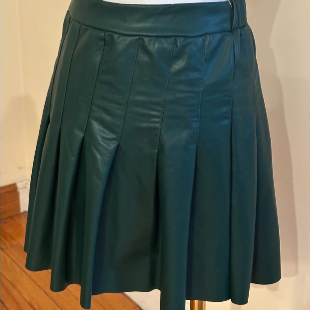 Emerald Green Pleated Faux Leather Mini Skirt Sz. XS